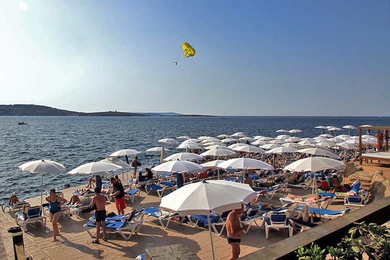 Amazonia Lido, Dolmen Hotel