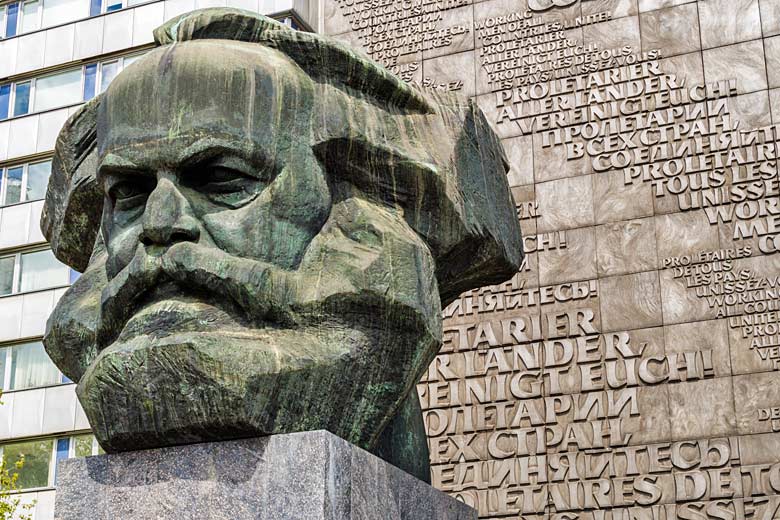 Unmissable bust of Karl Marx, Chemnitz