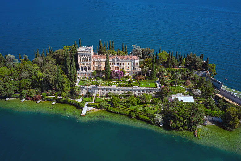 Take a tour of Isola del Garda