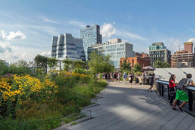 Looking north on the Highline, New York City