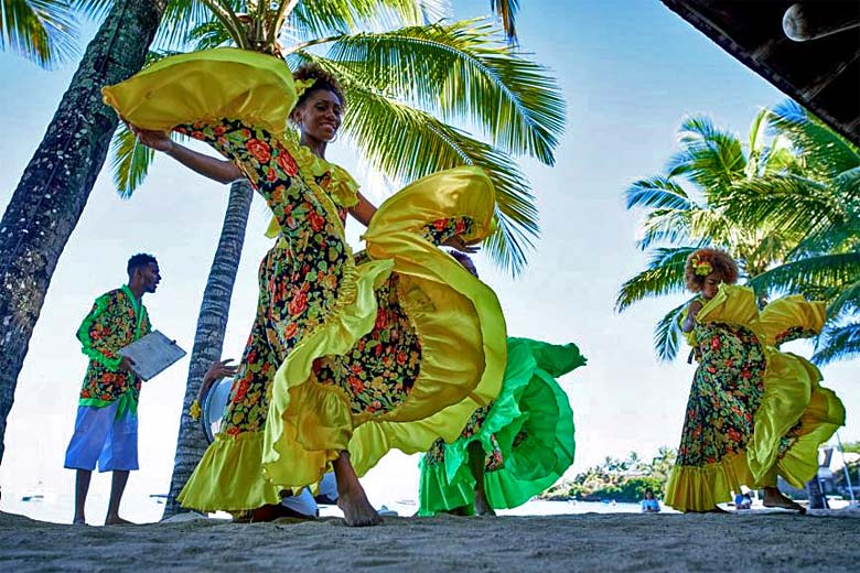 Catch a séga dance performance