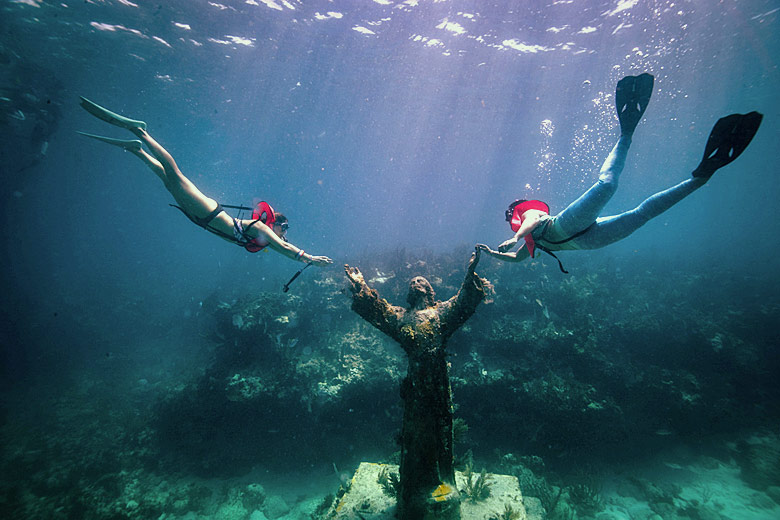 Diving to Christ of the Abyss, John Pennekamp Coral Reef State Park