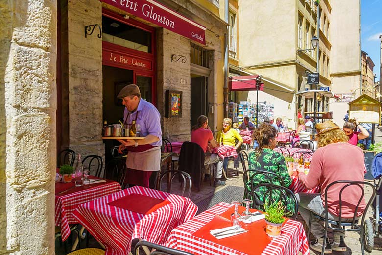 A traditional Lyonnaise bistro or bouchon